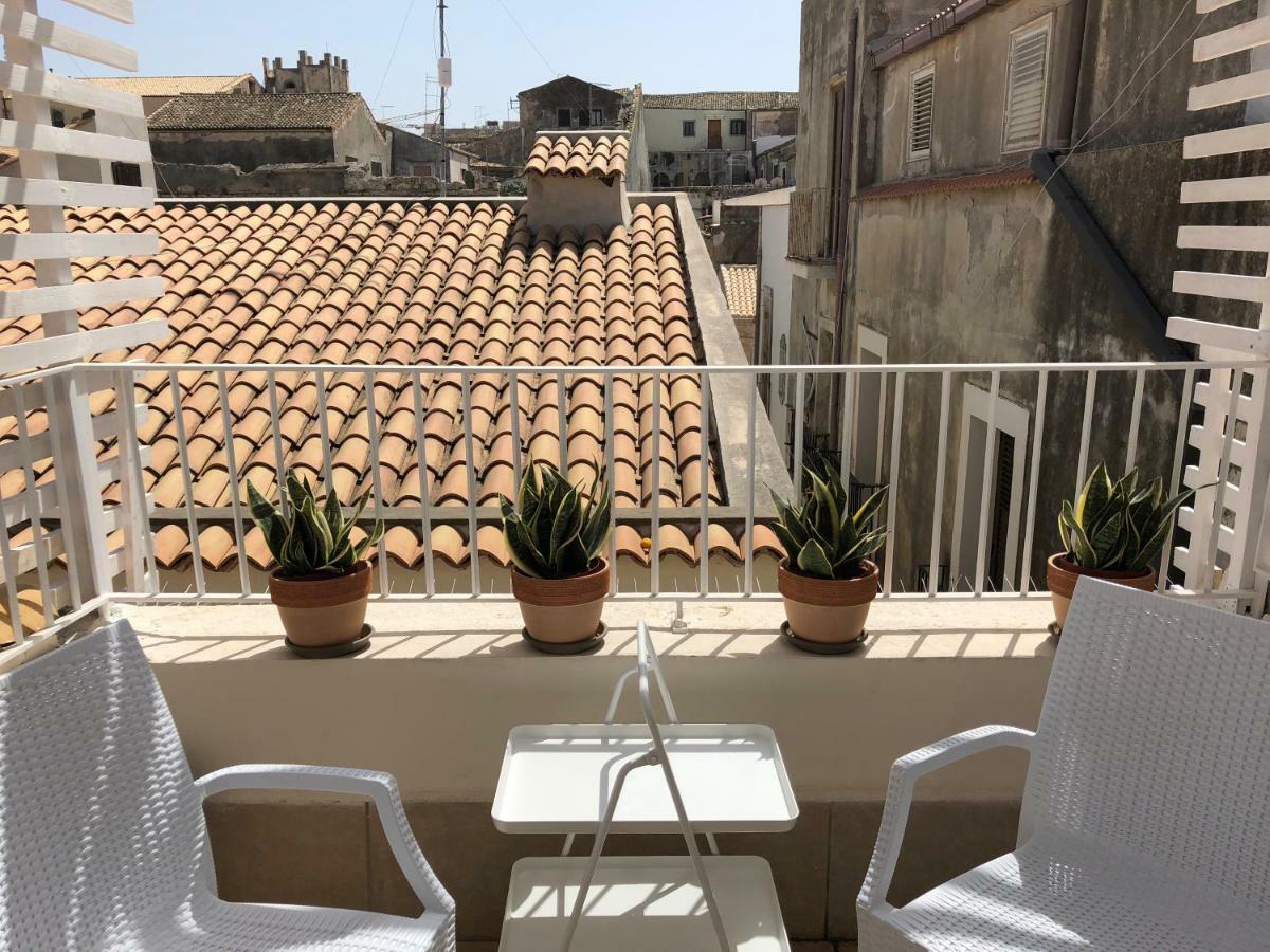 La Volta D'Oriente Apartman Szirakúza Kültér fotó