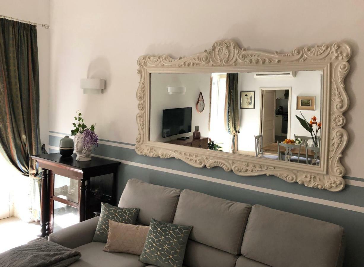 La Volta D'Oriente Apartman Szirakúza Kültér fotó